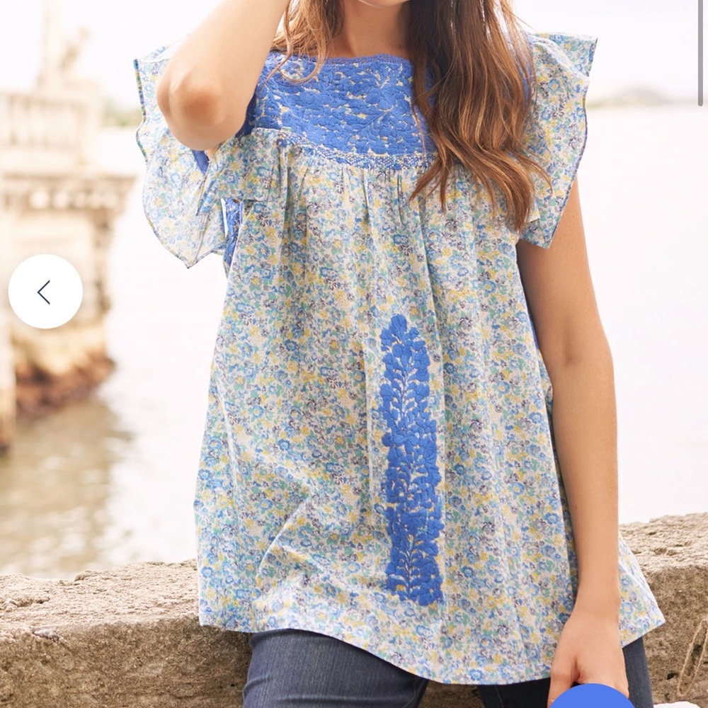 Mi Golondrina top. Size small.